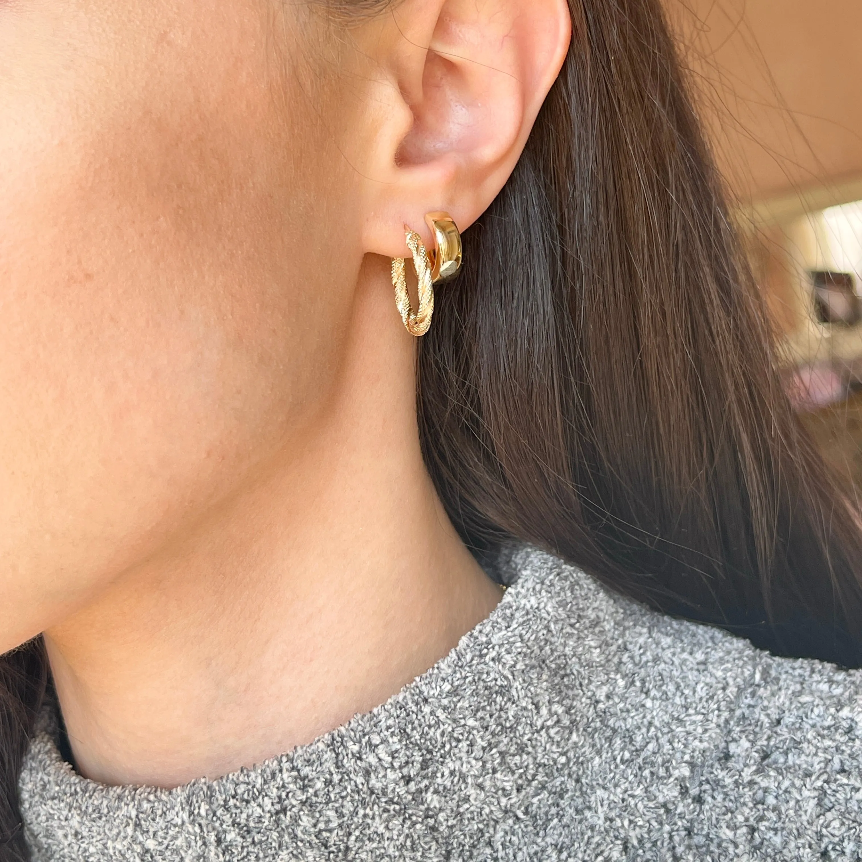 14KT Yellow Gold Twisted   Textured 3mm Tube Hoop Earrings 21mm