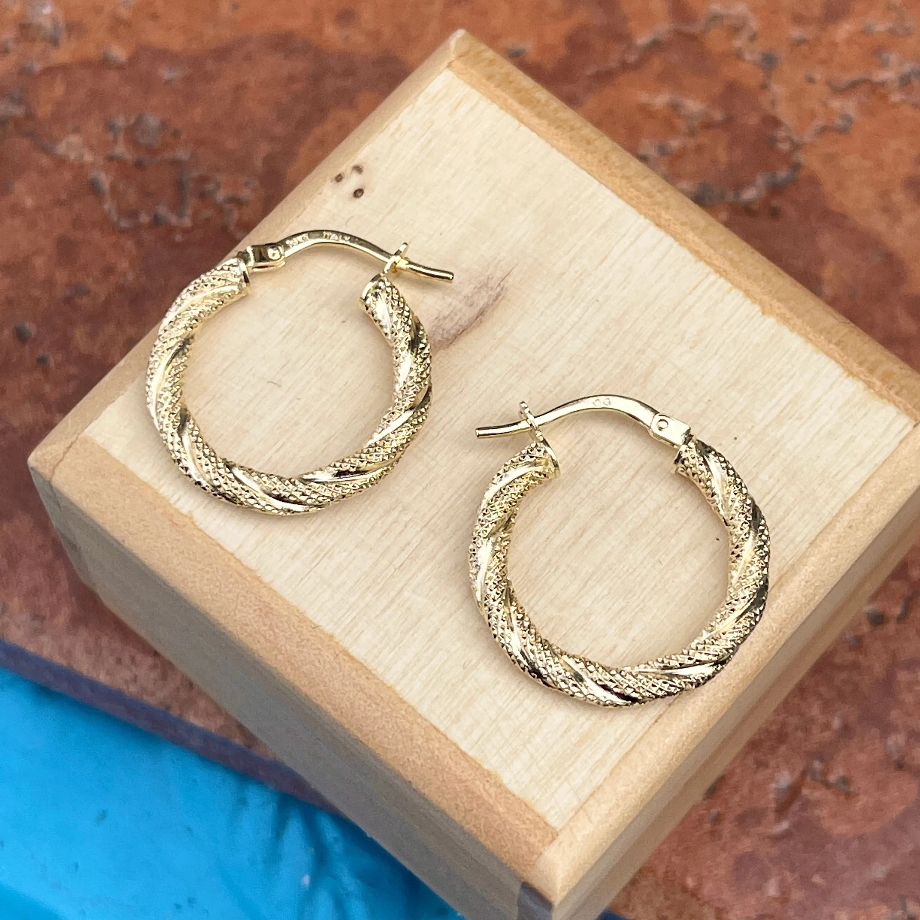 14KT Yellow Gold Twisted   Textured 3mm Tube Hoop Earrings 21mm