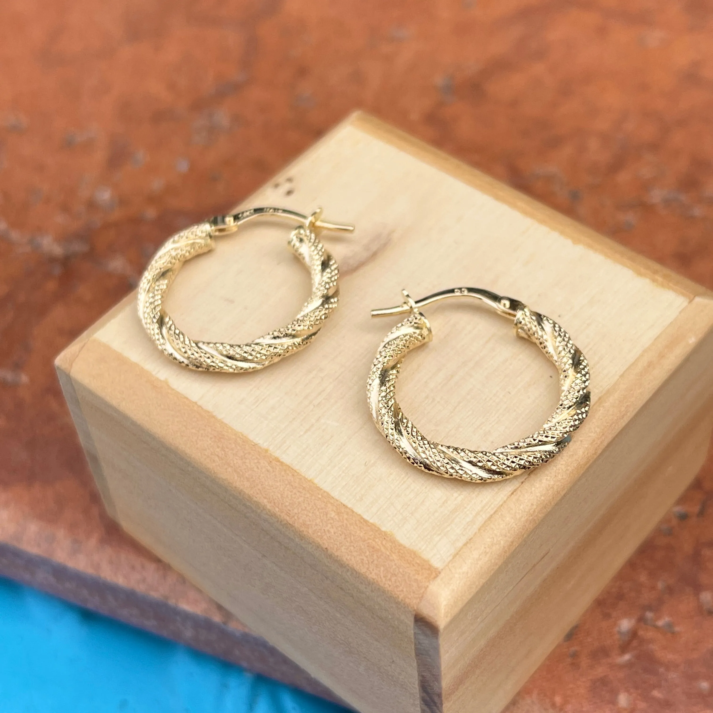 14KT Yellow Gold Twisted   Textured 3mm Tube Hoop Earrings 21mm