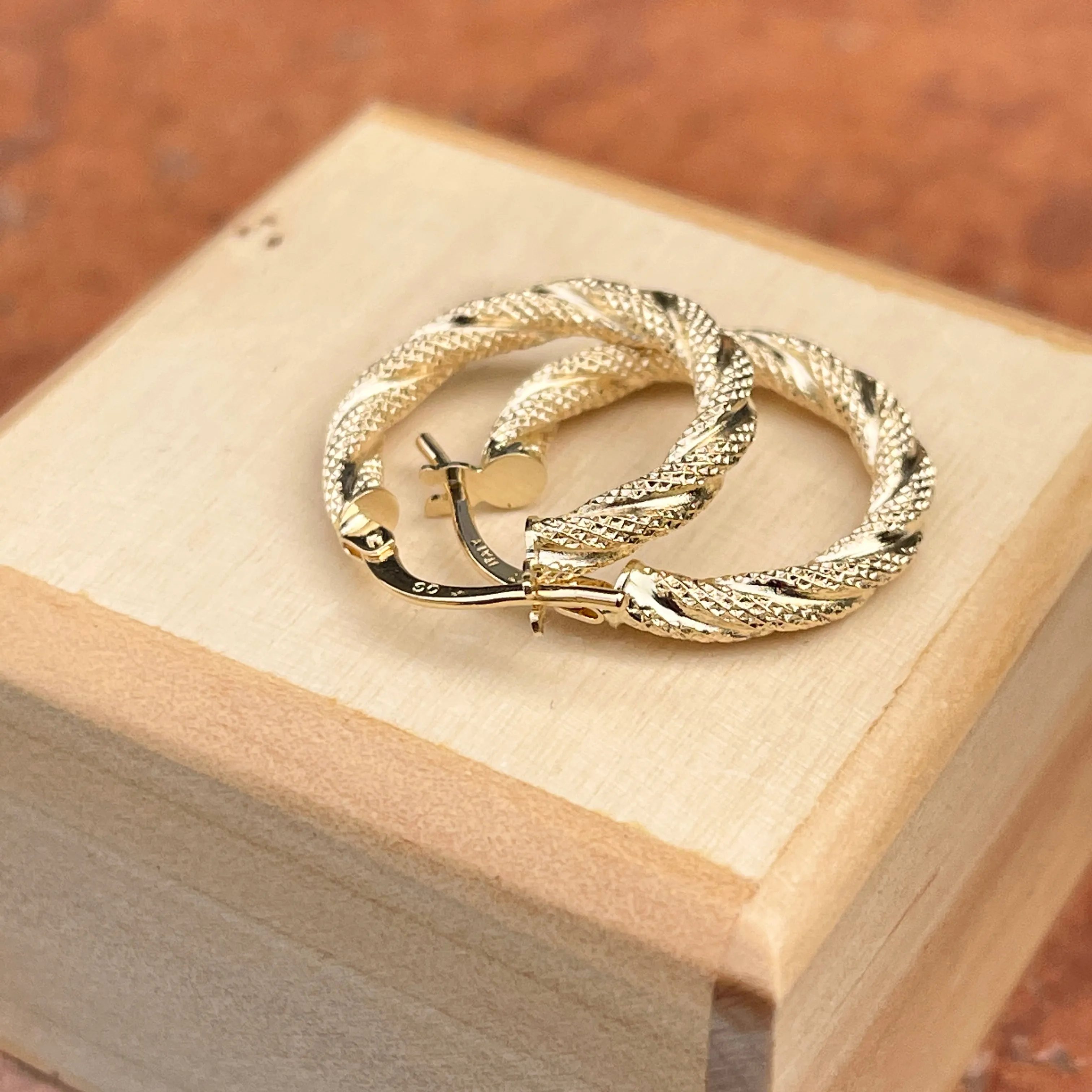 14KT Yellow Gold Twisted   Textured 3mm Tube Hoop Earrings 21mm