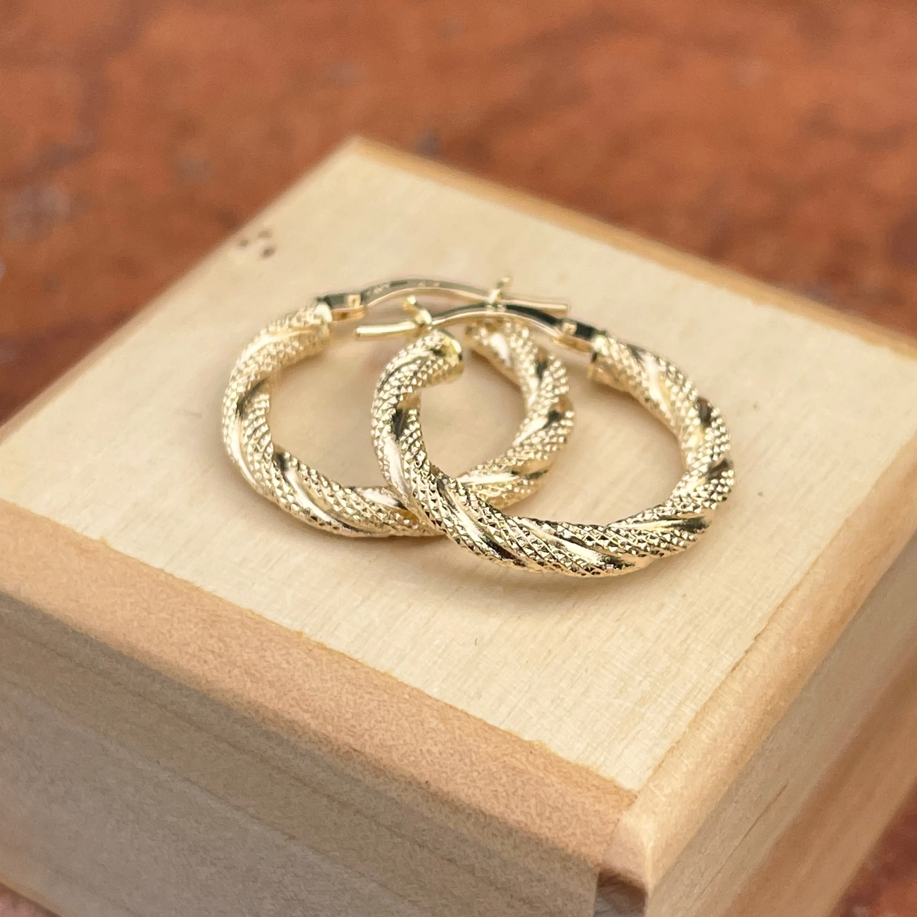 14KT Yellow Gold Twisted   Textured 3mm Tube Hoop Earrings 21mm