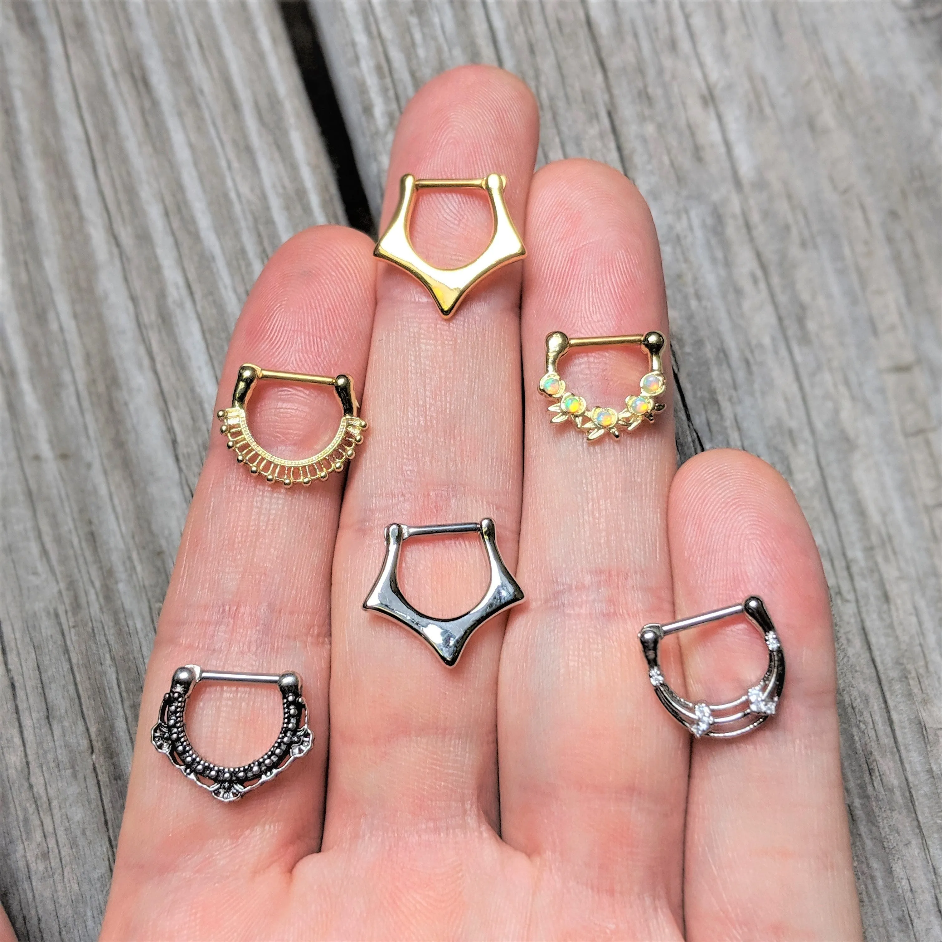16 Gauge 5/16 Textured Arc Septum Clicker