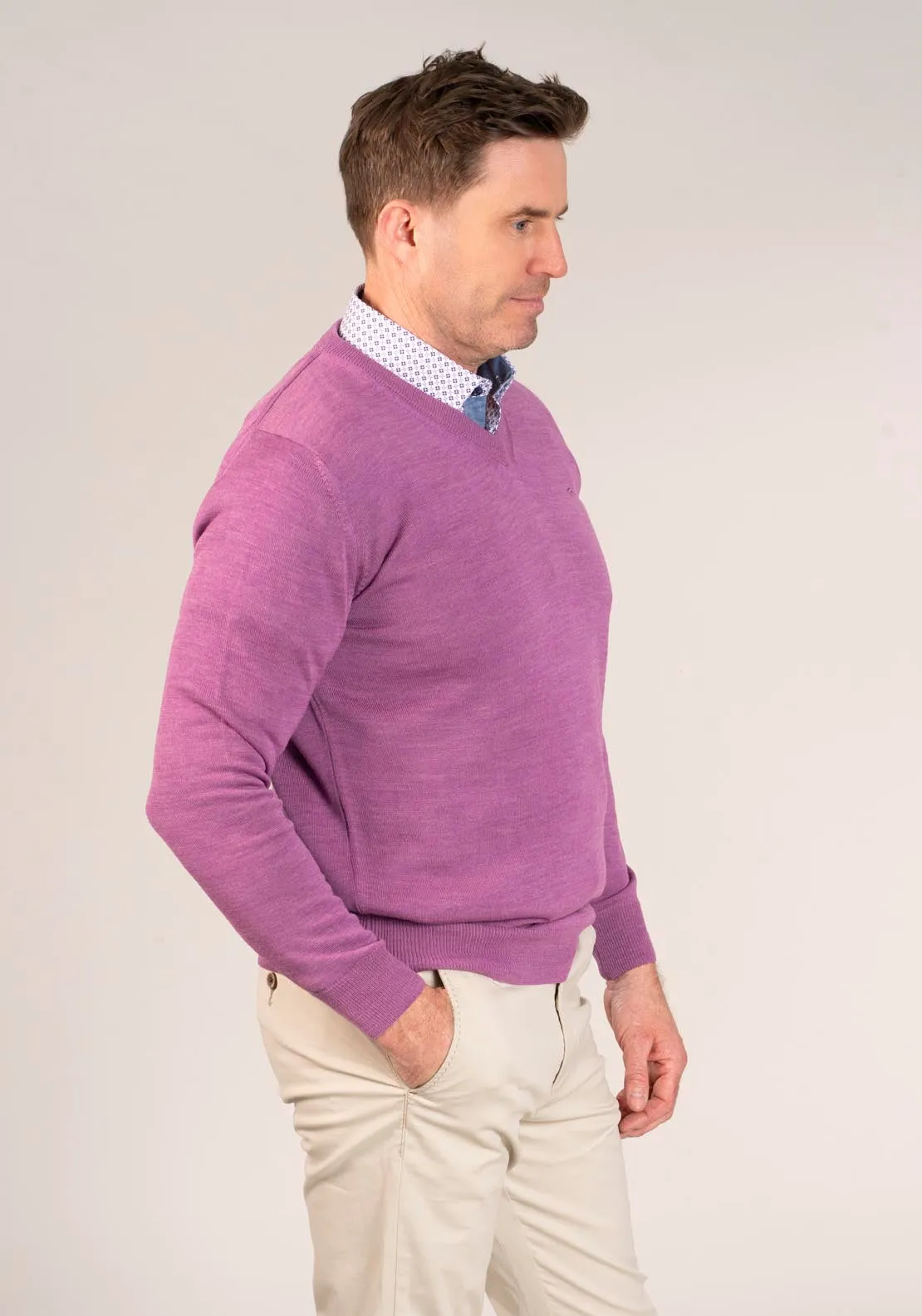 50/50 Fine Merino Wool & Acrylic V-Neck Knit - Mauve