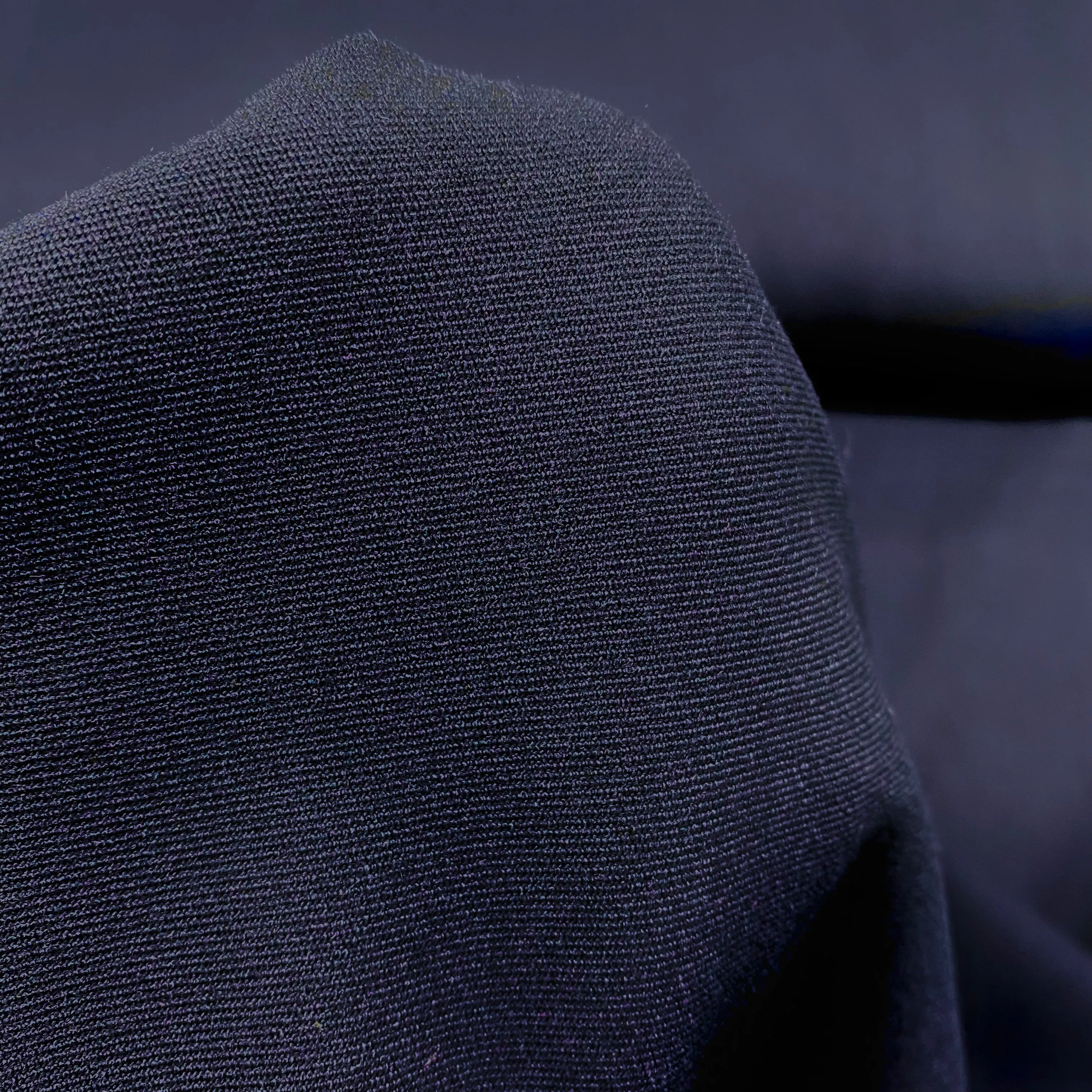 H41 | Viscose Gaberdine Twill Suiting - Navy (84cm end of bolt)
