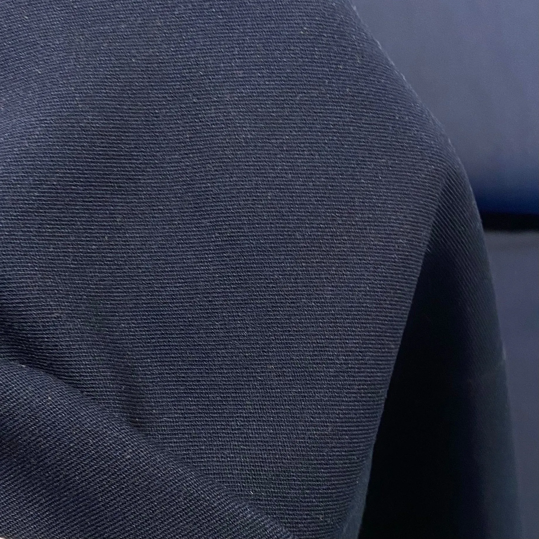 H41 | Viscose Gaberdine Twill Suiting - Navy (84cm end of bolt)