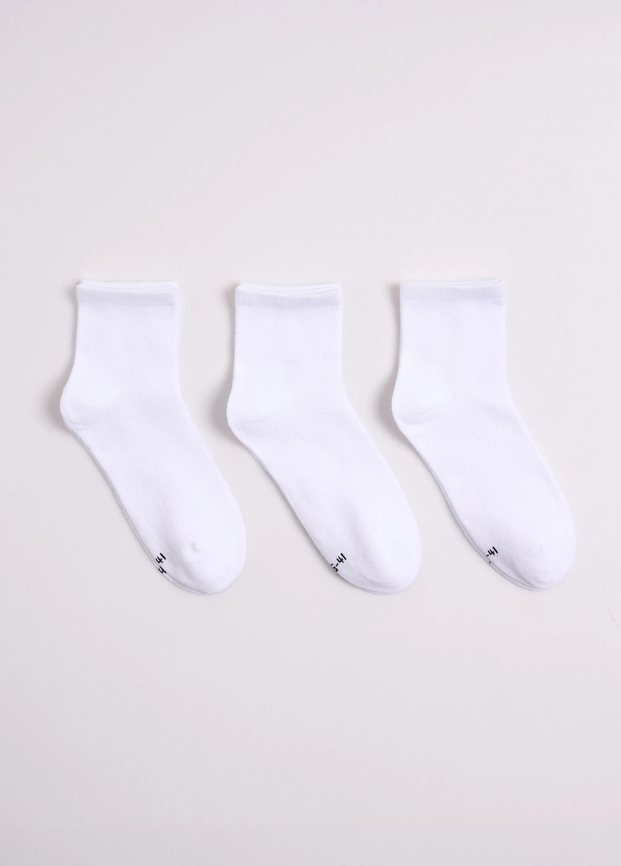 Low socks made from cotton majority