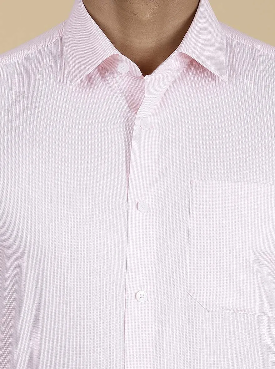 Pink Solid Regular Fit Formal Shirt | JadeBlue