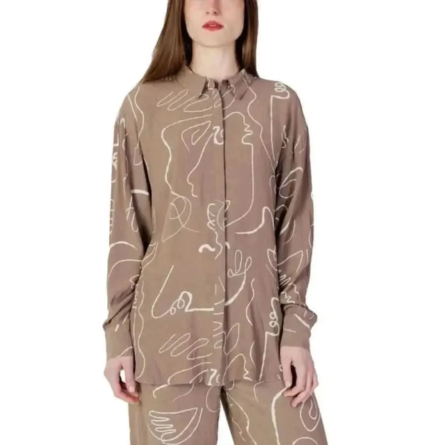 Vila Clothes Women's Red Printed Long Classic Viscose Shirt