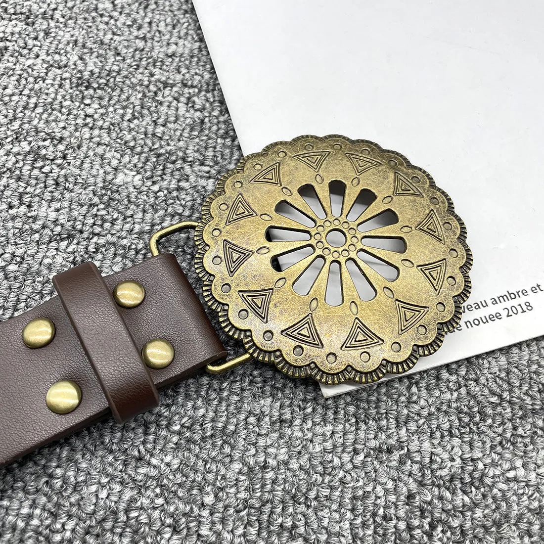 Vintage Western-Inspired Riveted Wide Belt with Ornate Buckle Design