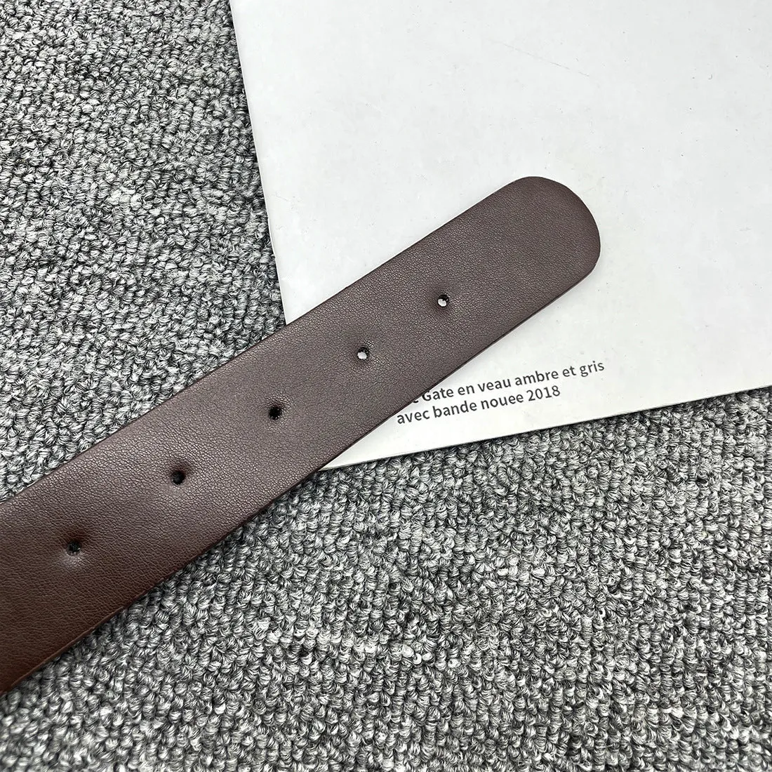Vintage Western-Inspired Riveted Wide Belt with Ornate Buckle Design
