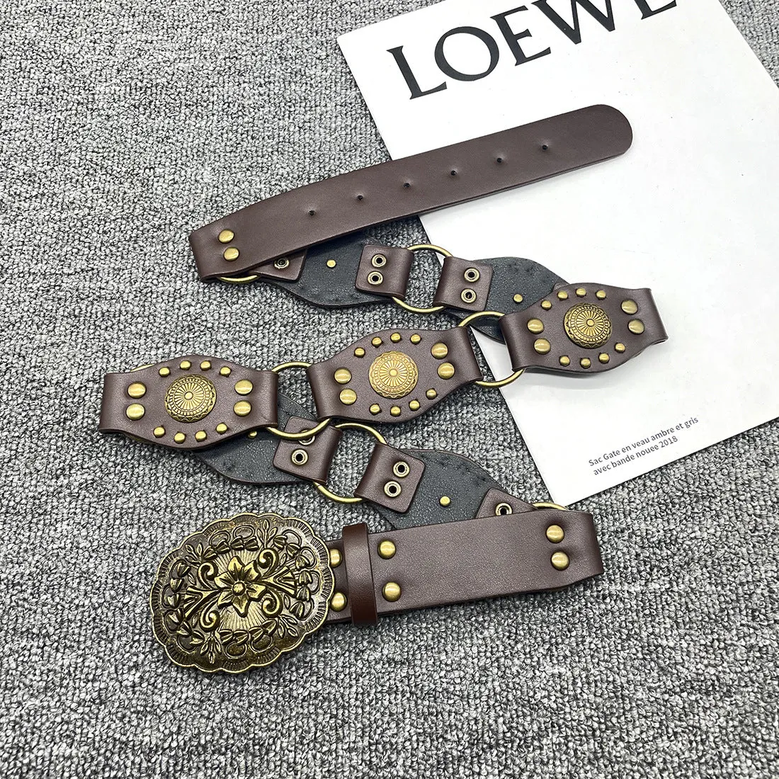 Vintage Western-Inspired Riveted Wide Belt with Ornate Buckle Design