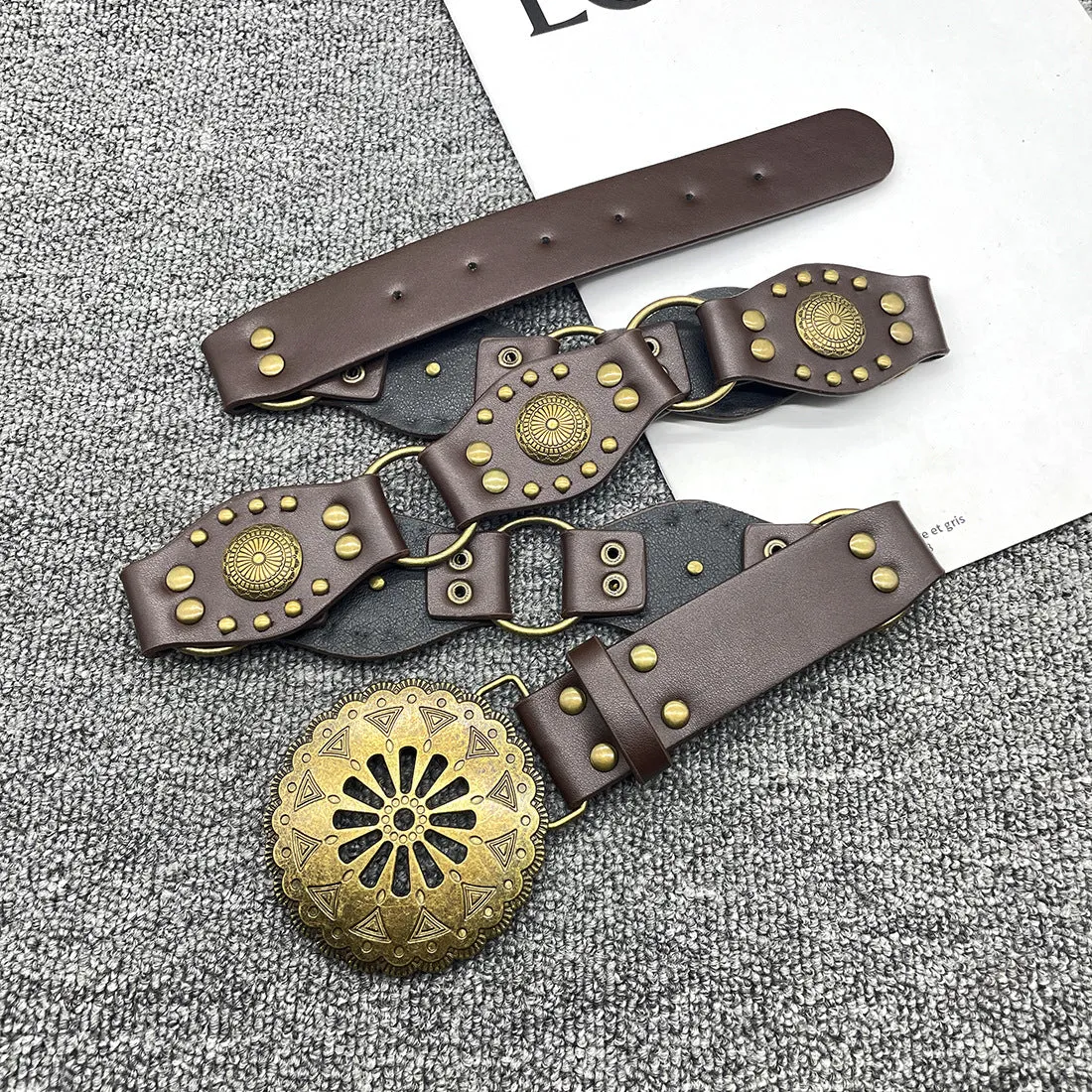 Vintage Western-Inspired Riveted Wide Belt with Ornate Buckle Design