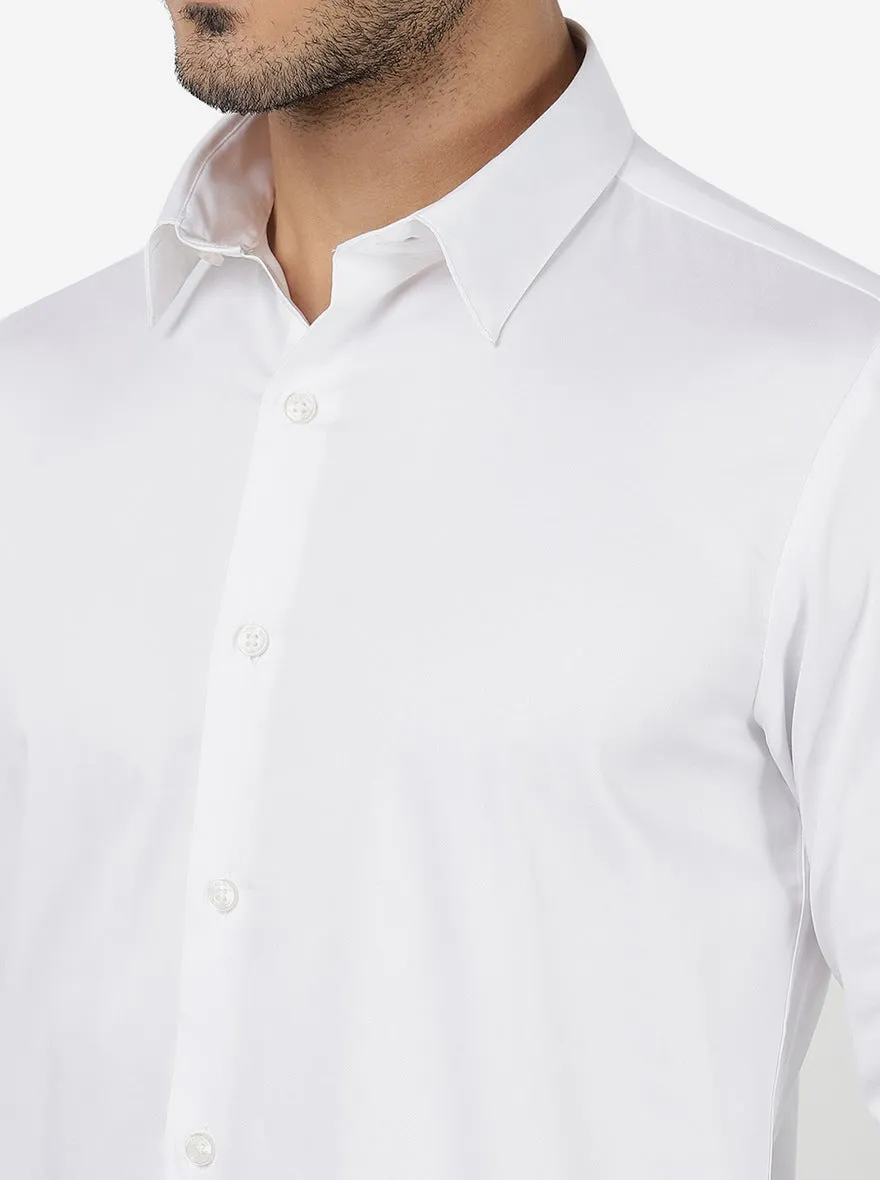 White Solid Slim Fit Casual Shirt | JadeBlue