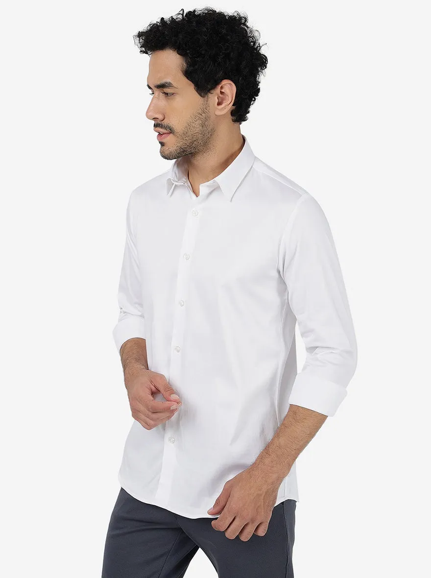 White Solid Slim Fit Casual Shirt | JadeBlue