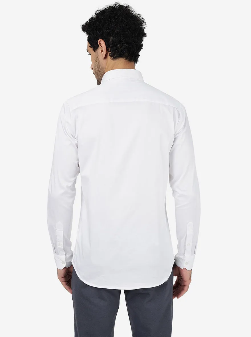 White Solid Slim Fit Casual Shirt | JadeBlue