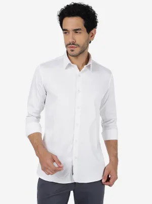 White Solid Slim Fit Casual Shirt | JadeBlue