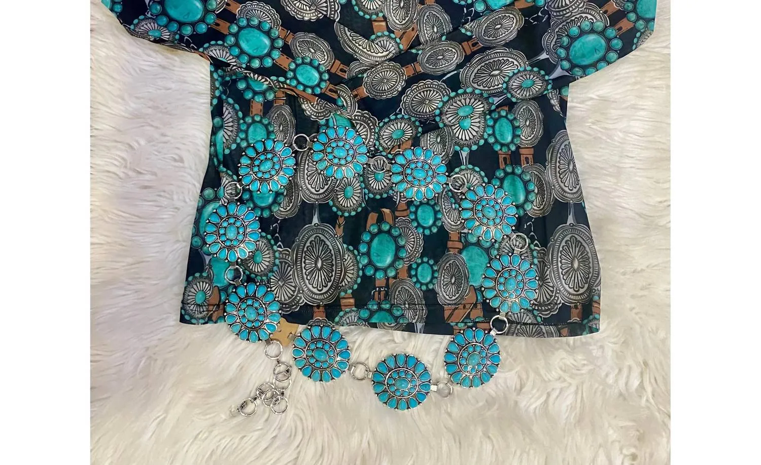 Women's Round Concho Chain Belt In Turquoise