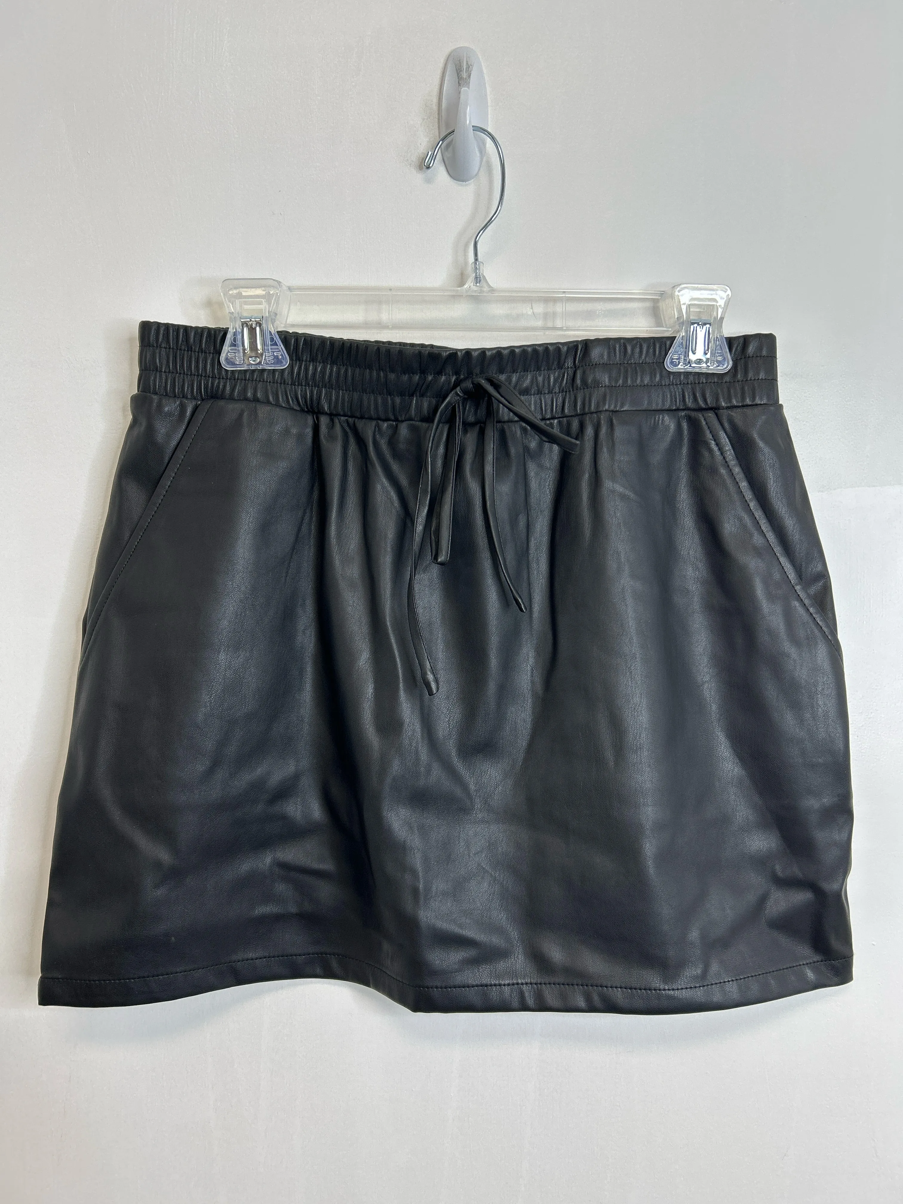 Womens Size Med Misses Black Shinestar Skirt