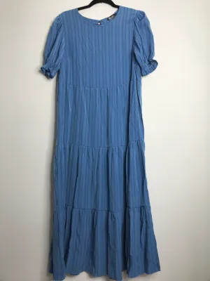 Womens Size Med Misses Blue Pretty Garden Dress